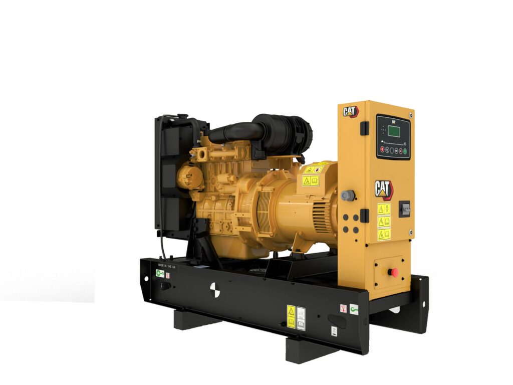 Planta eléctrica Caterpillar modelo DE13.5E3, un generador diésel compacto y eficiente, ideal para suministrar energía confiable en proyectos industriales y comerciales. Su diseño robusto garantiza un rendimiento óptimo, destacándose en la venta de maquinaria pesada.
