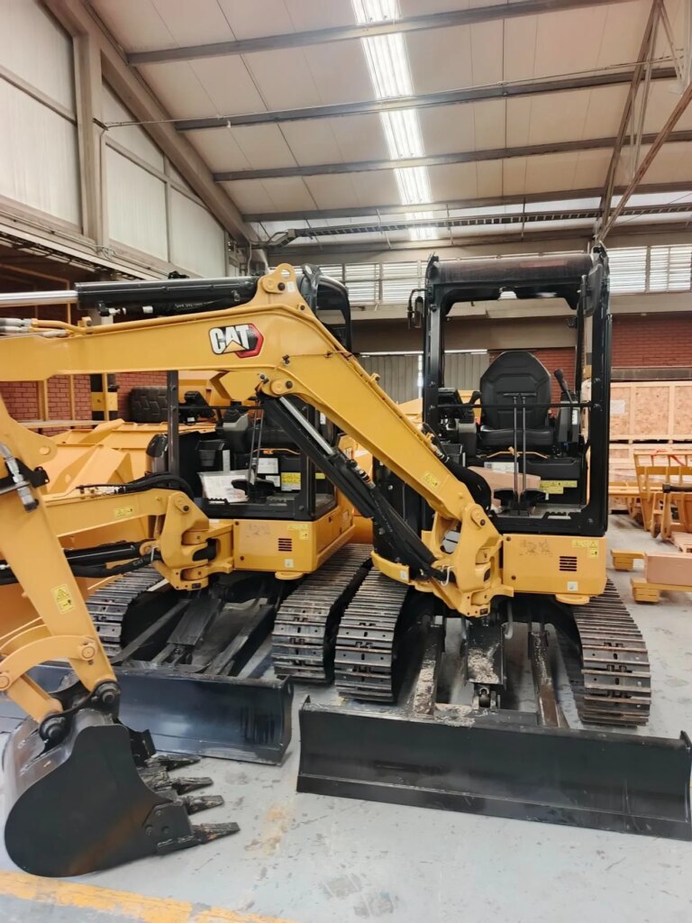 Miniexcavadora Hidráulica Sin Uso CAT 303 CABINA ABIERTA