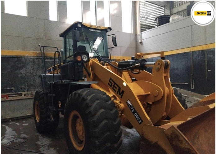 Cargador de ruedas mediano Usado SEM656D